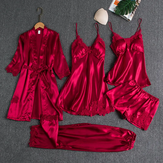 Chrystelle - Ensemble de nuit en satin 5 pièces" could be rewritten as "Chrystelle - Set de nuit en satin 5 pièces.
