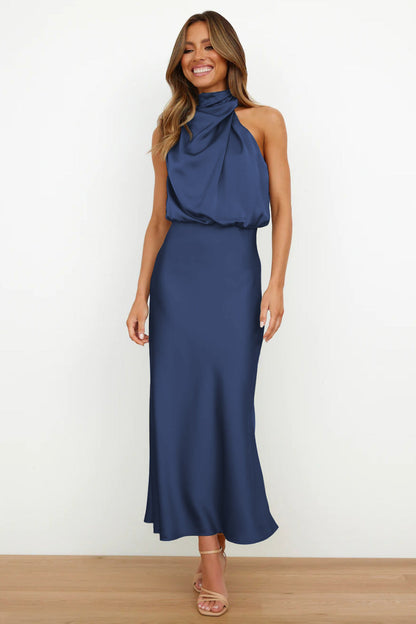 Léonille – Robe maxi en satin avec col licou