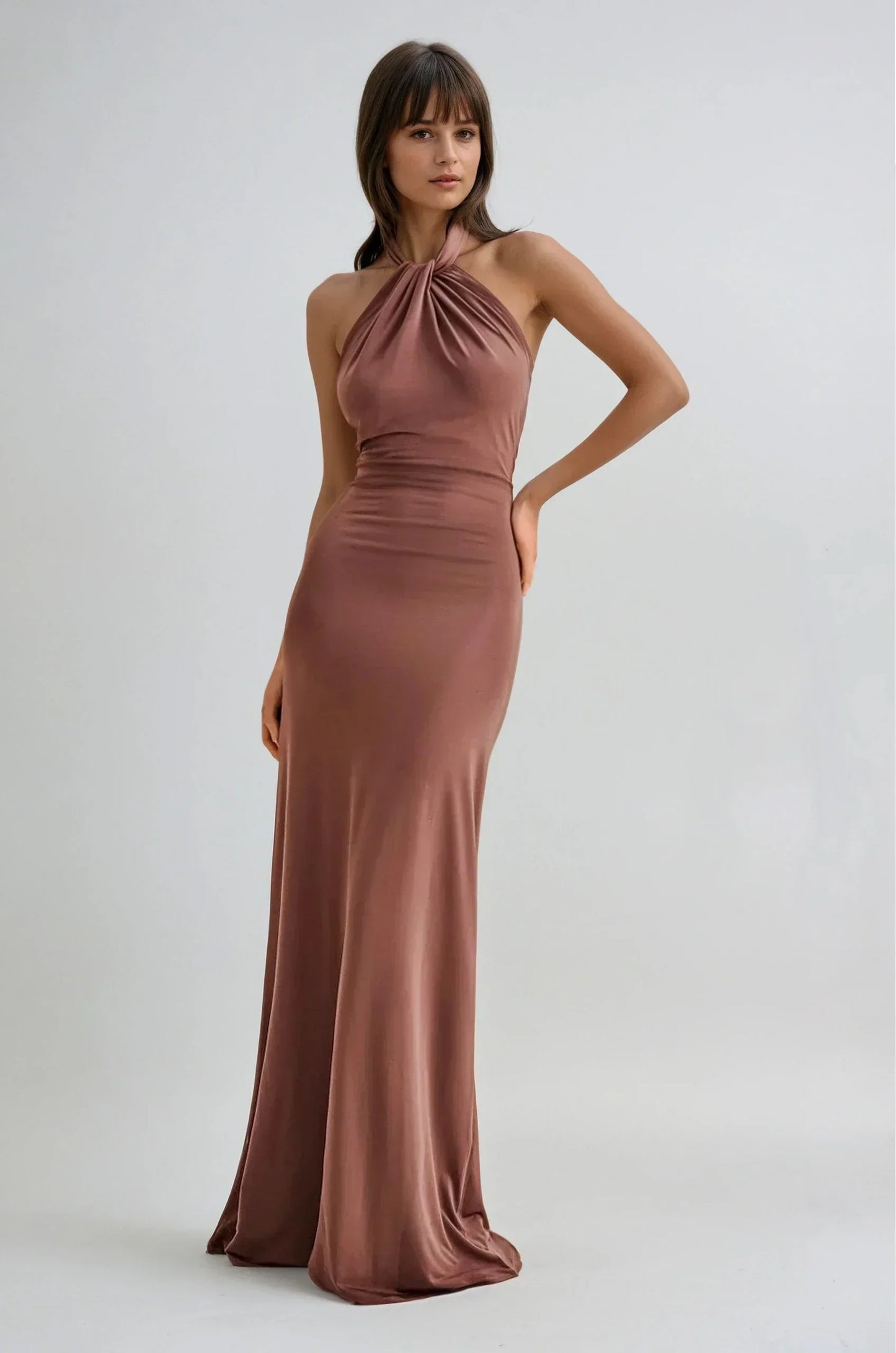 Élaria – Robe Maxi Fluide à Dos Nu