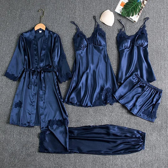 Chrystelle - Ensemble de nuit en satin 5 pièces" could be rewritten as "Chrystelle - Set de nuit en satin 5 pièces.