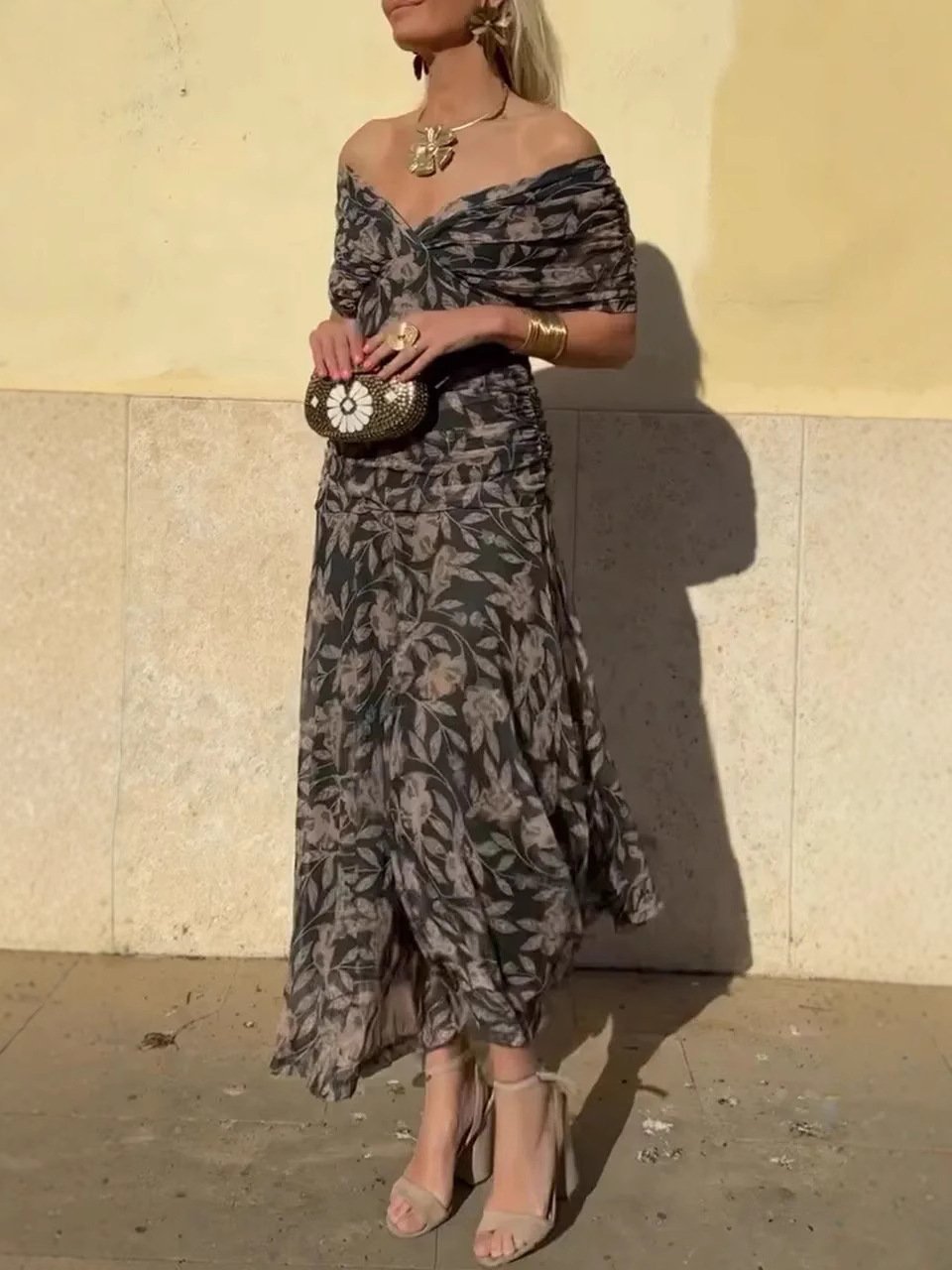 Naomi – Robe longue légère avec motif floral