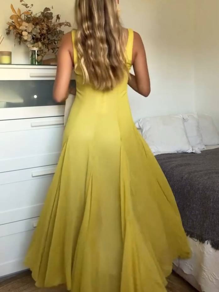 Maïlys – Robe Maxi à Col Carré