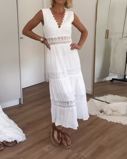 Lumière – Robe en dentelle à décolleté en V