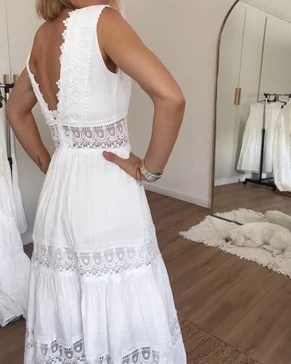 Lumière – Robe en dentelle à décolleté en V