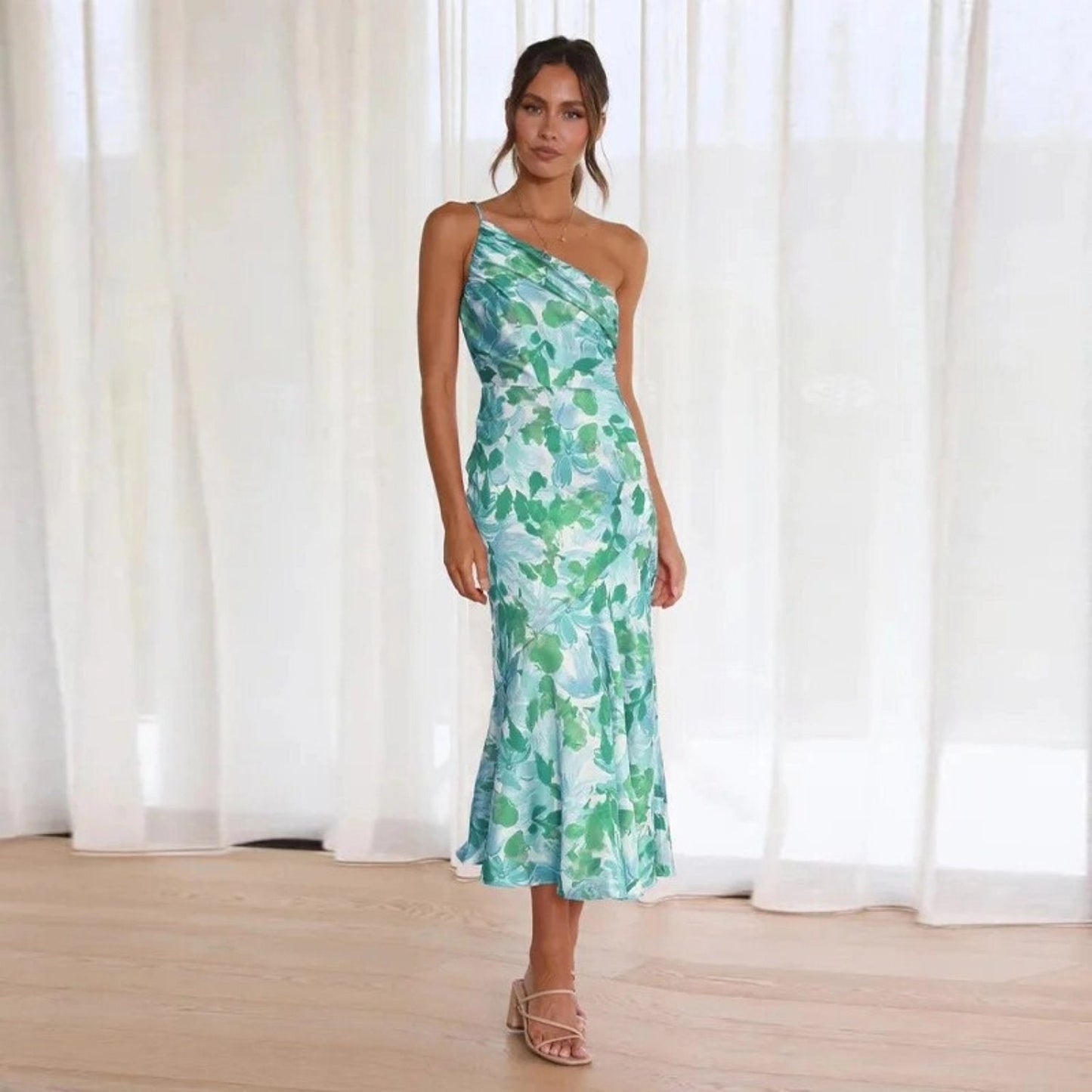 Liorine - Robe longue asymétrique à motifs floraux