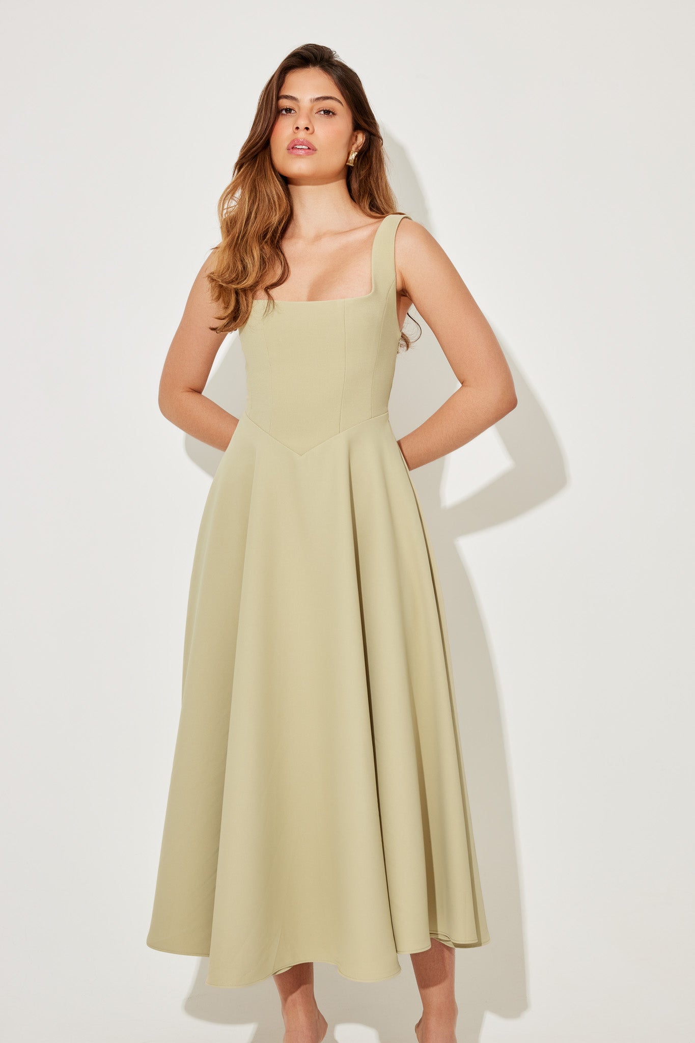 Amélie – Élégante robe midi fluide