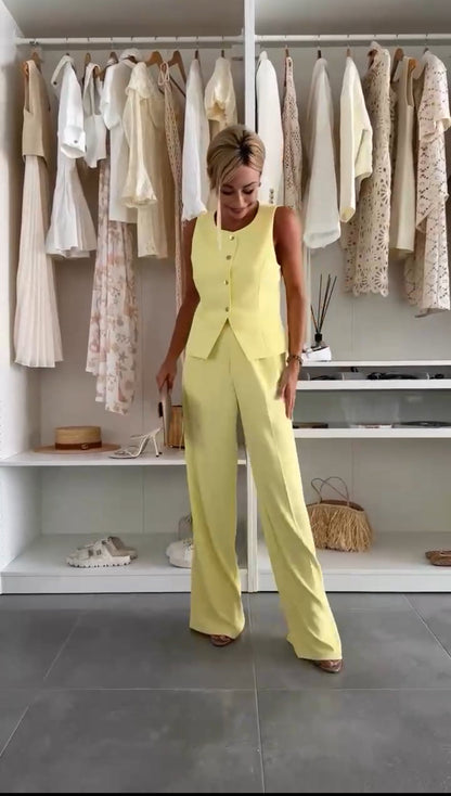 Éleonore – Ensemble chic avec boutons et pantalon léger