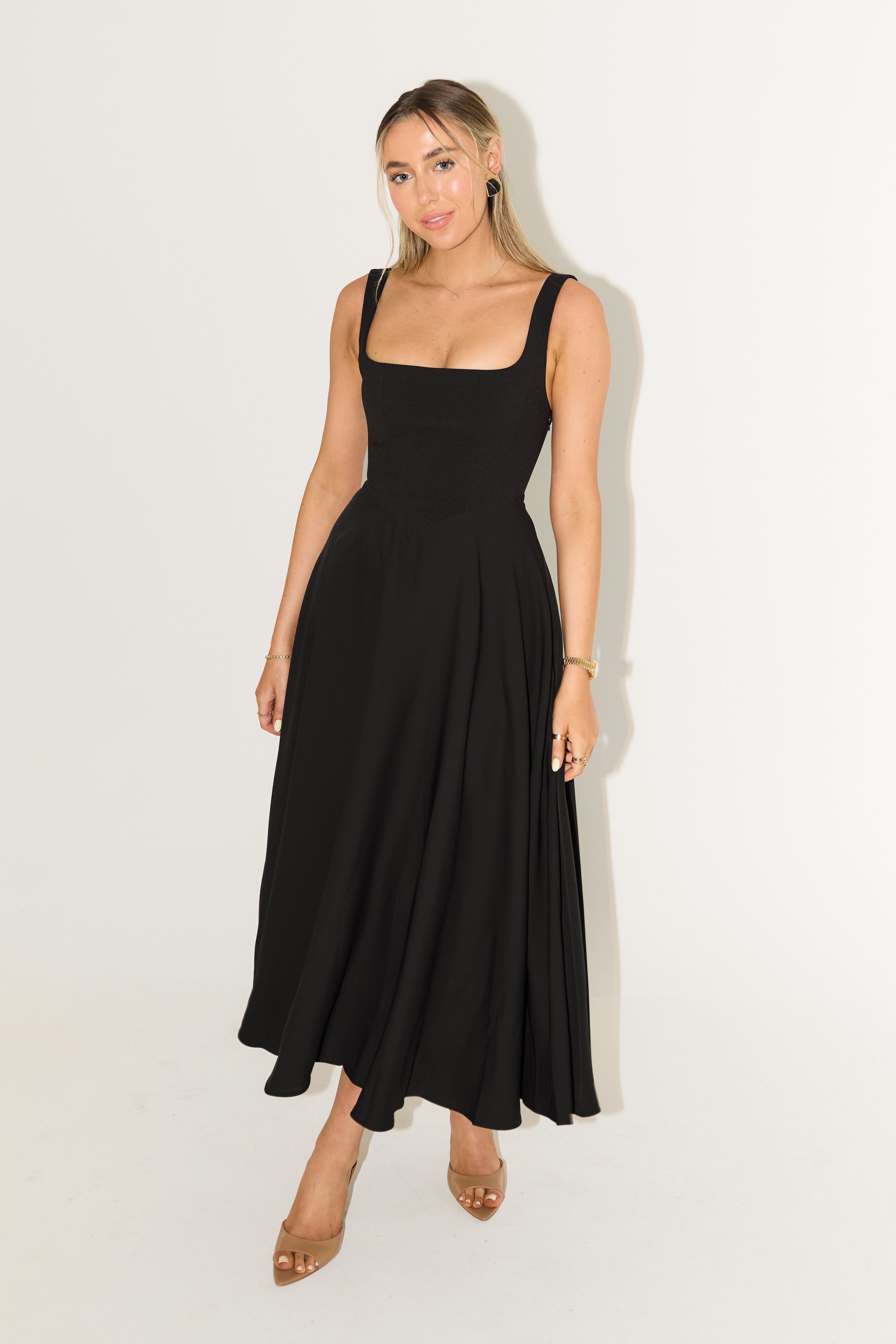 Amélie – Élégante robe midi fluide