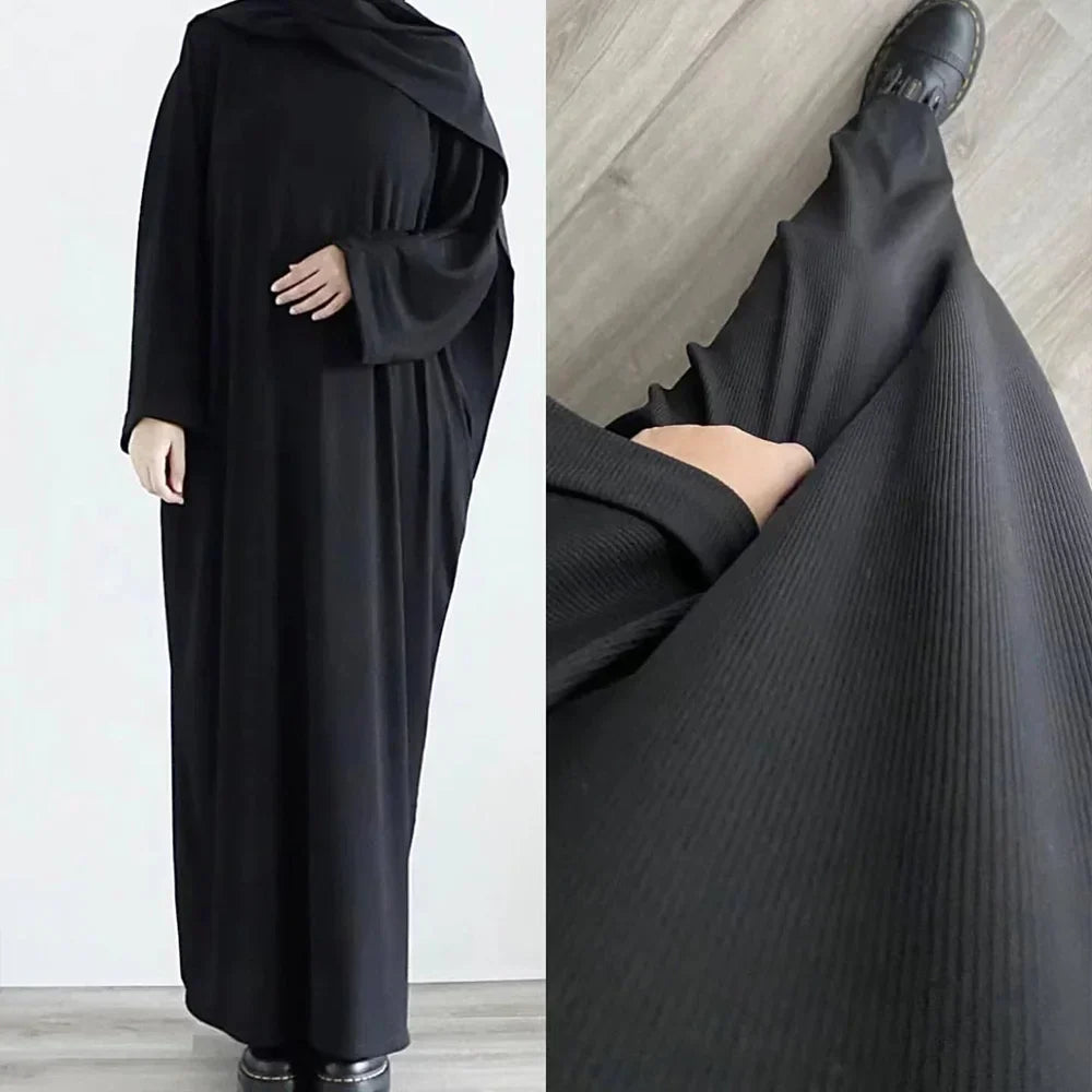 Ariane - Élégante Abaya Tricotée avec Ceinture et Poches Latérales