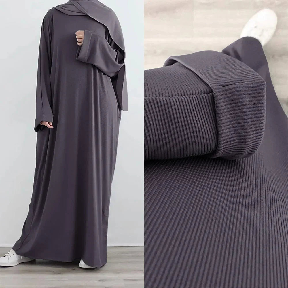 Ariane - Élégante Abaya Tricotée avec Ceinture et Poches Latérales