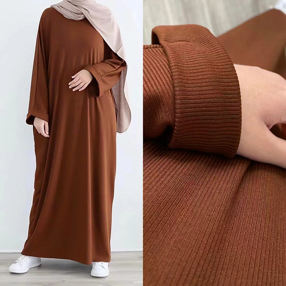 Ariane - Élégante Abaya Tricotée avec Ceinture et Poches Latérales