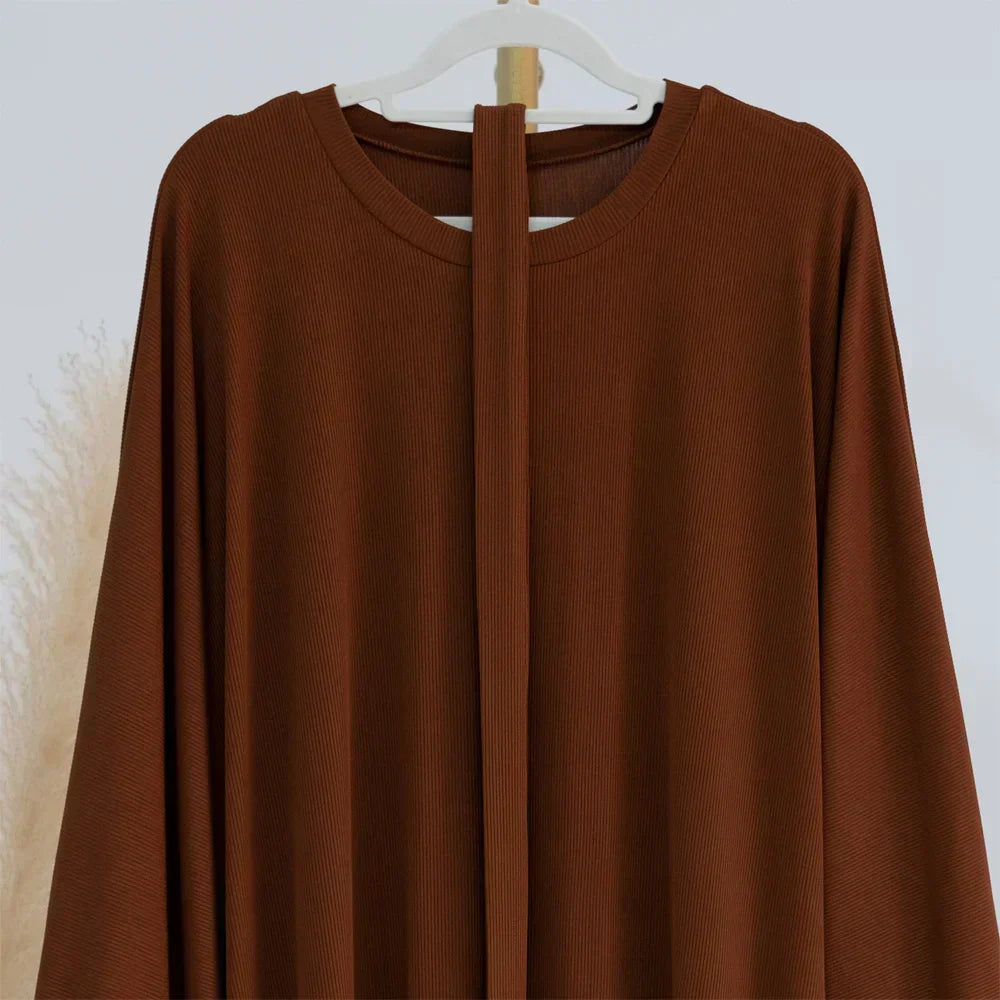 Ariane - Élégante Abaya Tricotée avec Ceinture et Poches Latérales