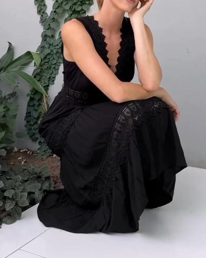 Lumière – Robe en dentelle à décolleté en V