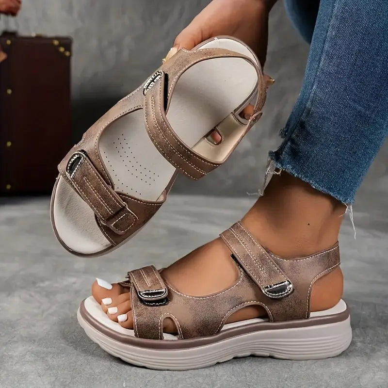Célianne – Confortables Sandales Orthopédiques à Talon Compensé