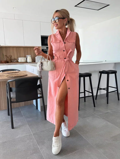 Doriane – Longue robe en denim avec accents de boutons