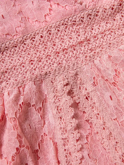 Thaïna – Élégante combinaison ornée de dentelle délicate