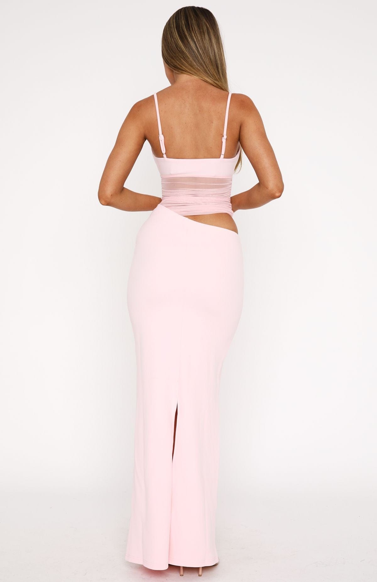 Adriana – Robe longue chic avec découpes