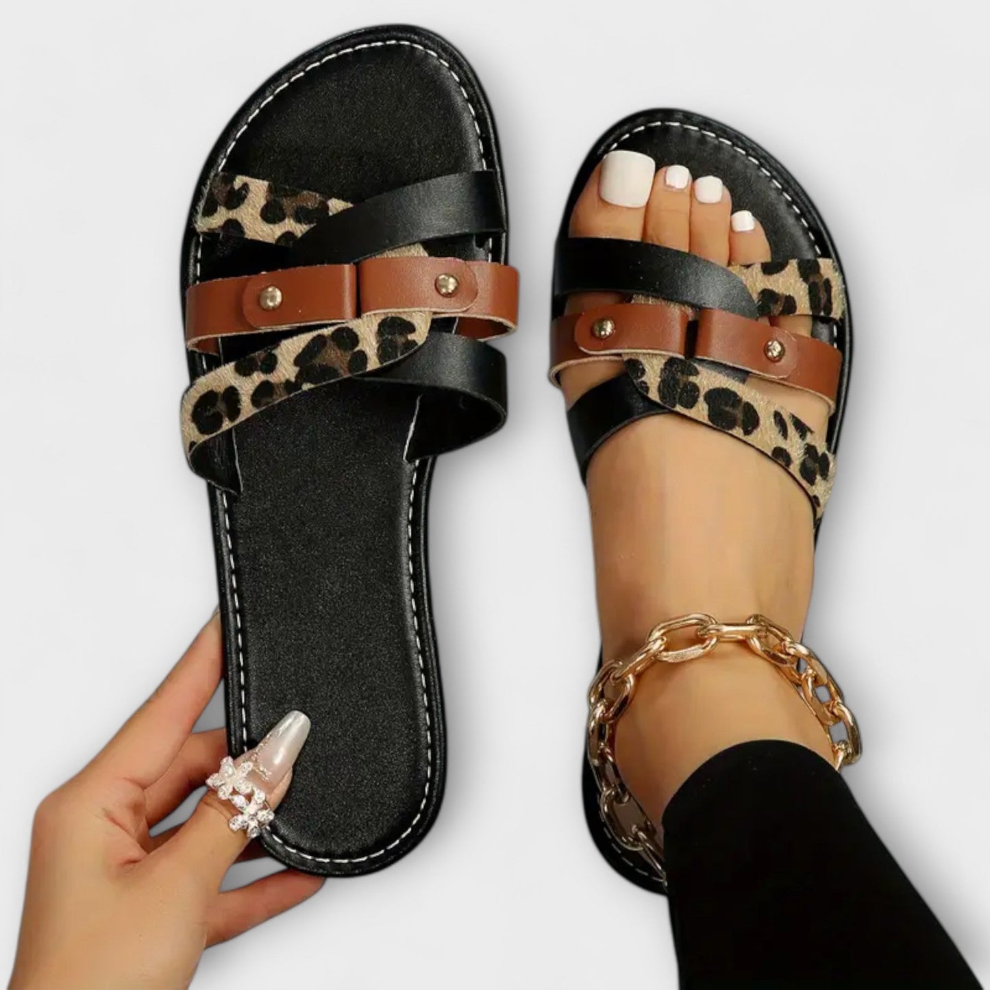 Thalina - Sandales à motifs léopard avec brides croisées