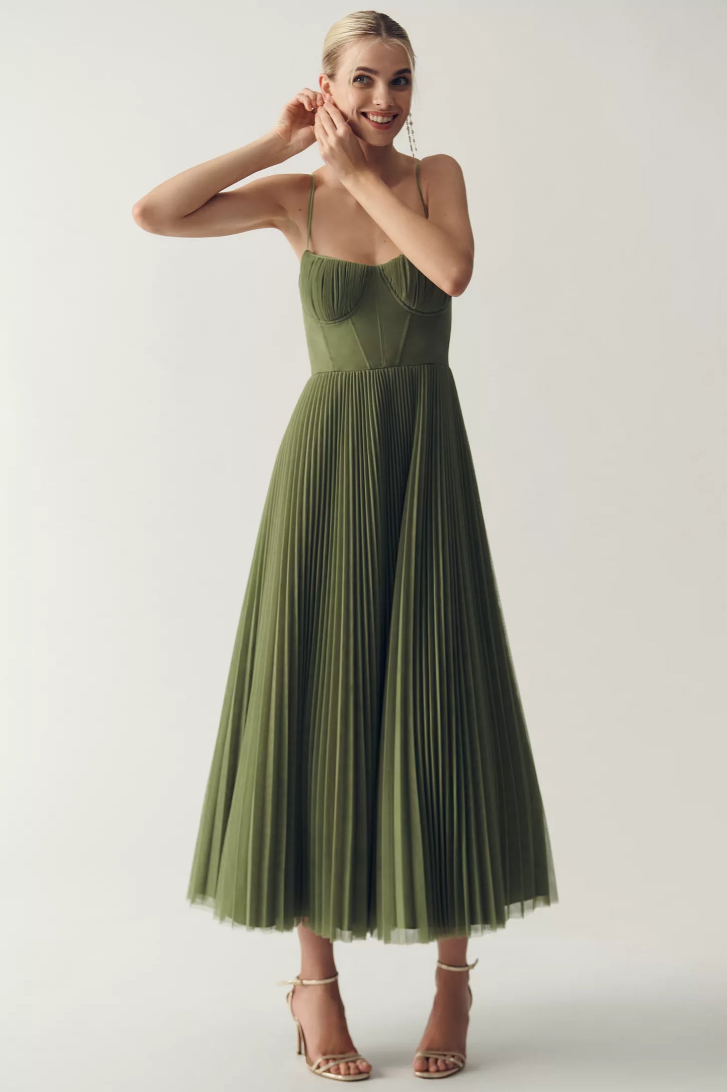 Talya – Robe midi plissée avec bustier structuré