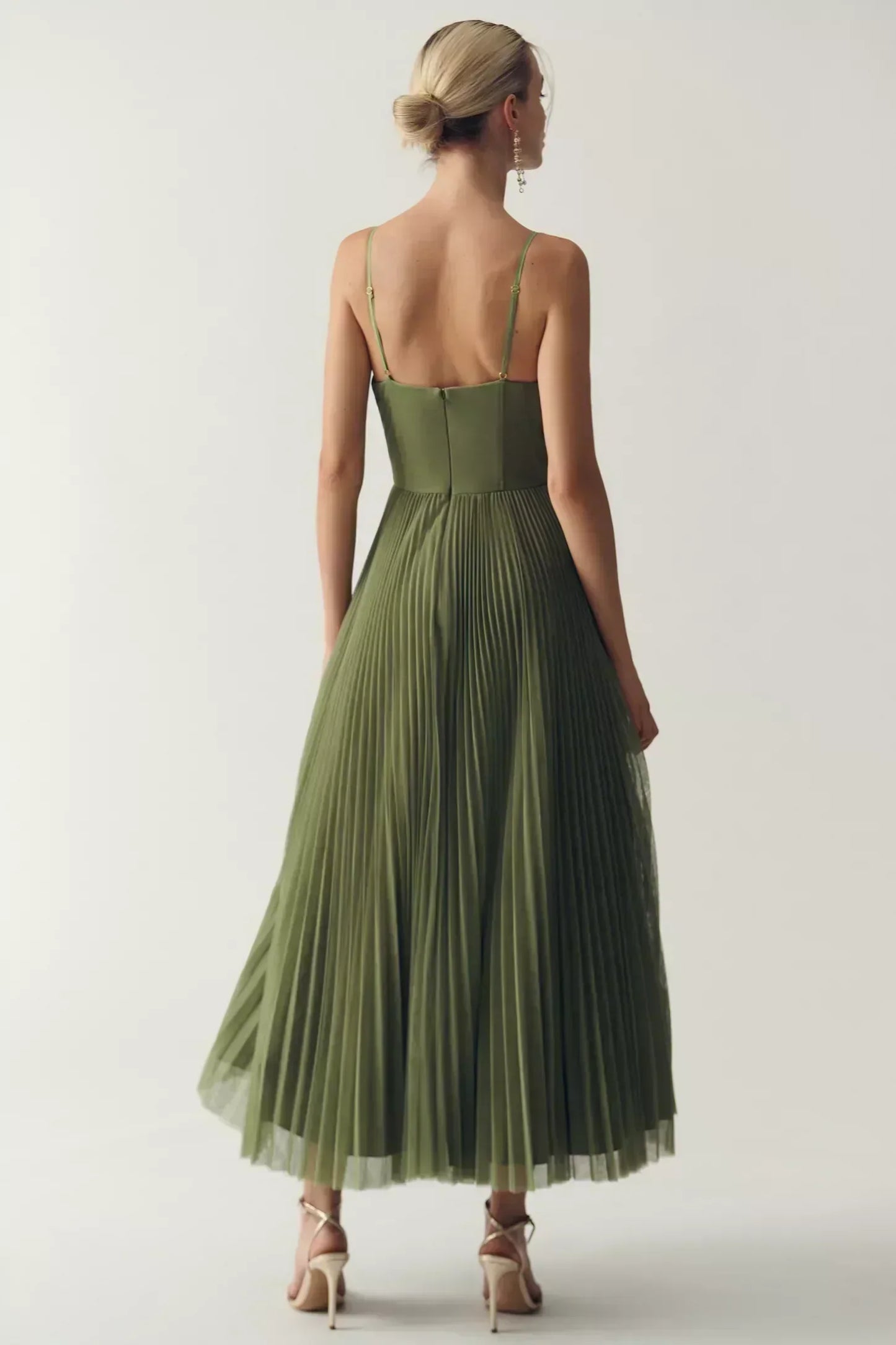 Talya – Robe midi plissée avec bustier structuré