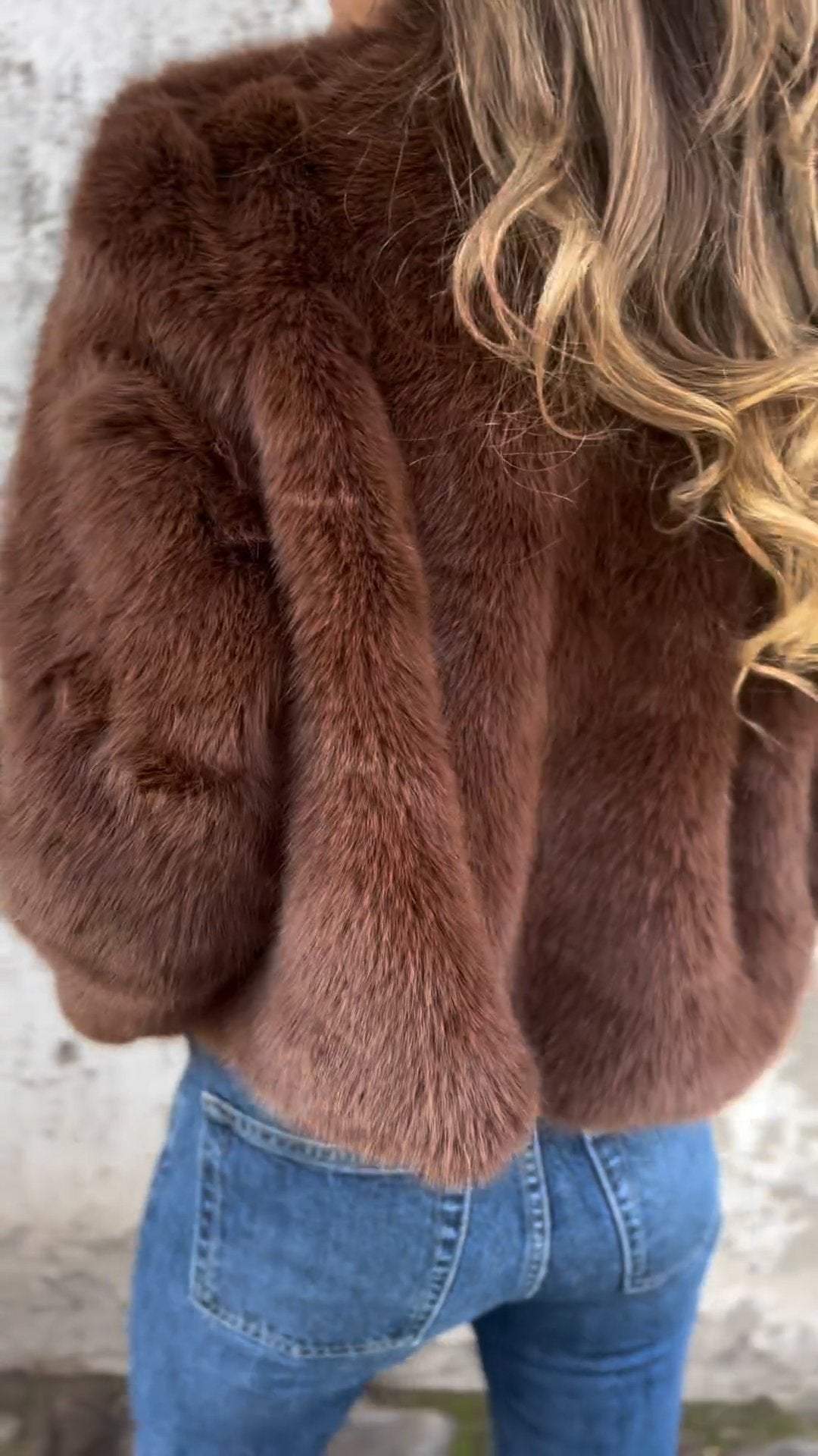 Zélie – Veste en fausse fourrure avec col montant et zip