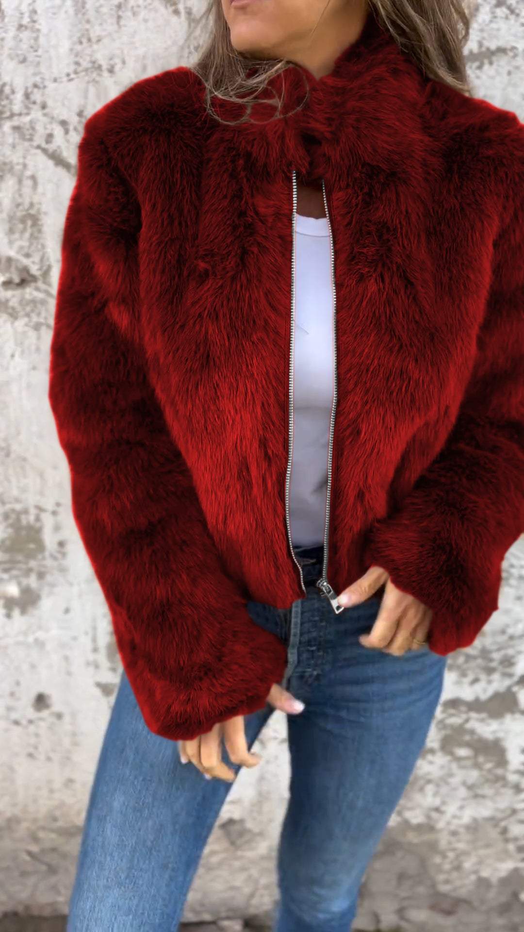 Zélie – Veste en fausse fourrure avec col montant et zip