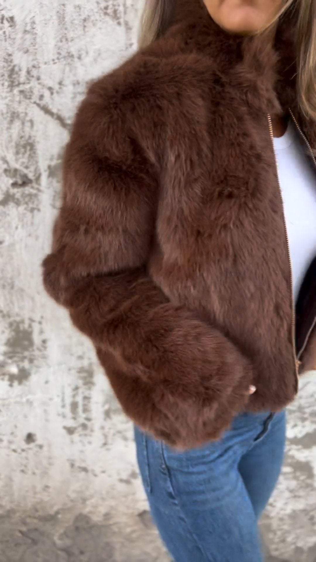 Zélie – Veste en fausse fourrure avec col montant et zip