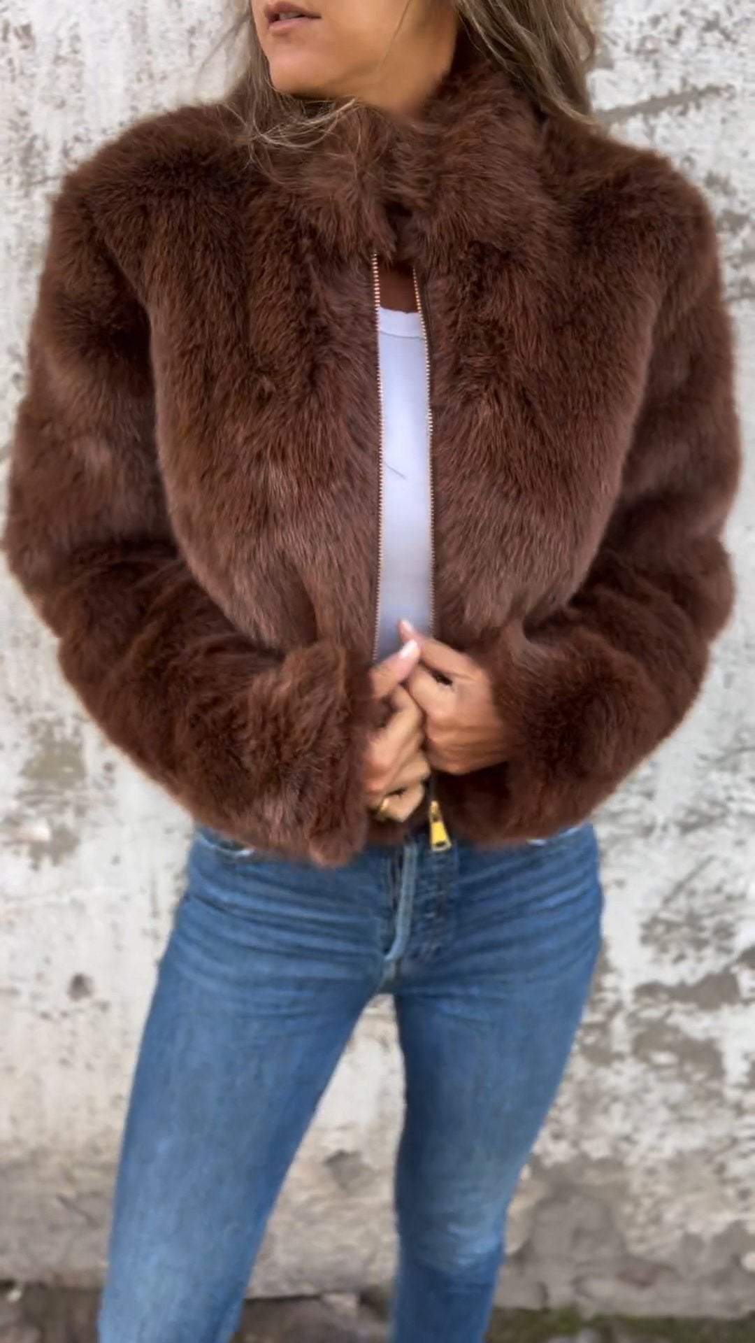 Zélie – Veste en fausse fourrure avec col montant et zip