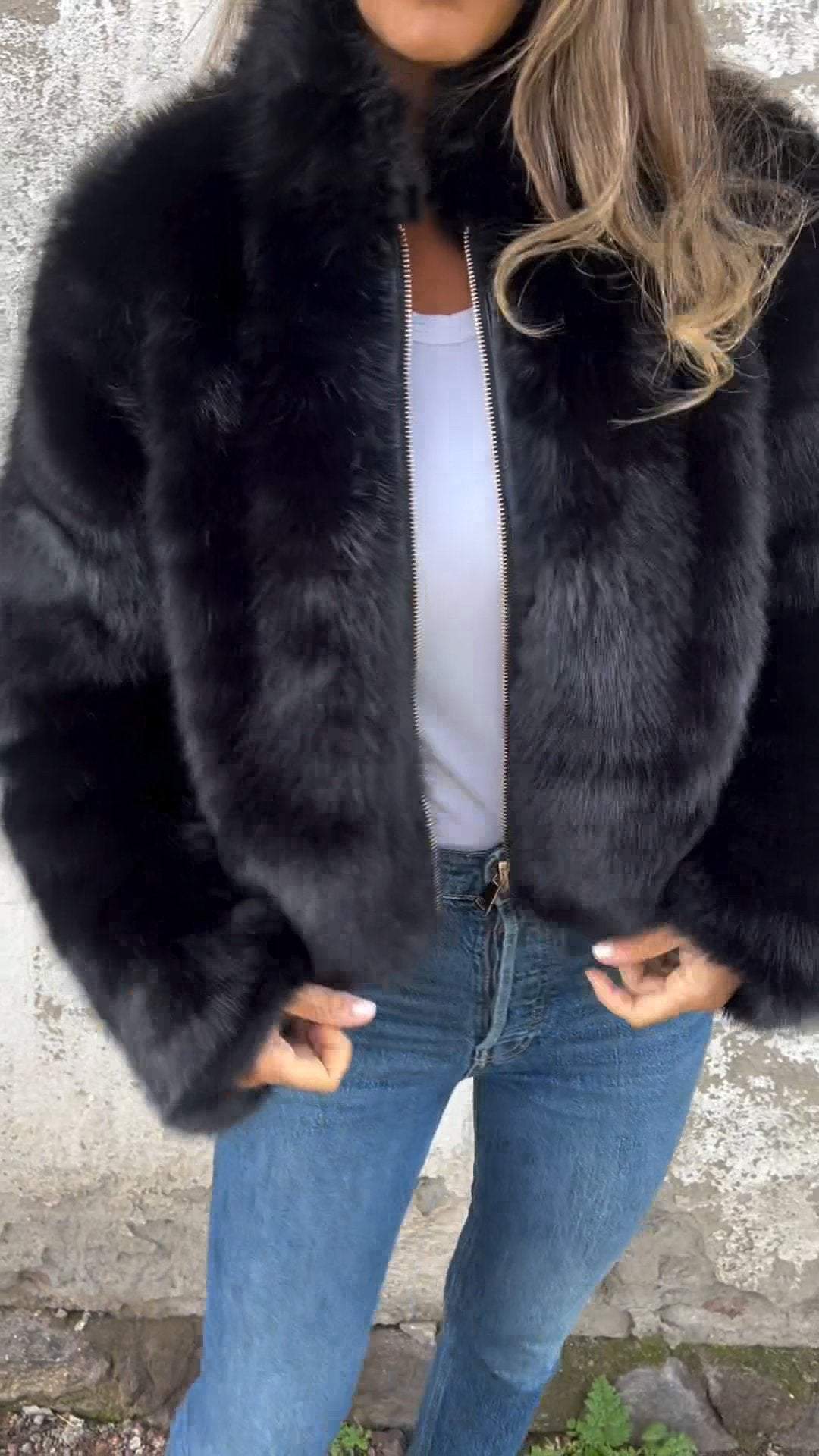 Zélie – Veste en fausse fourrure avec col montant et zip