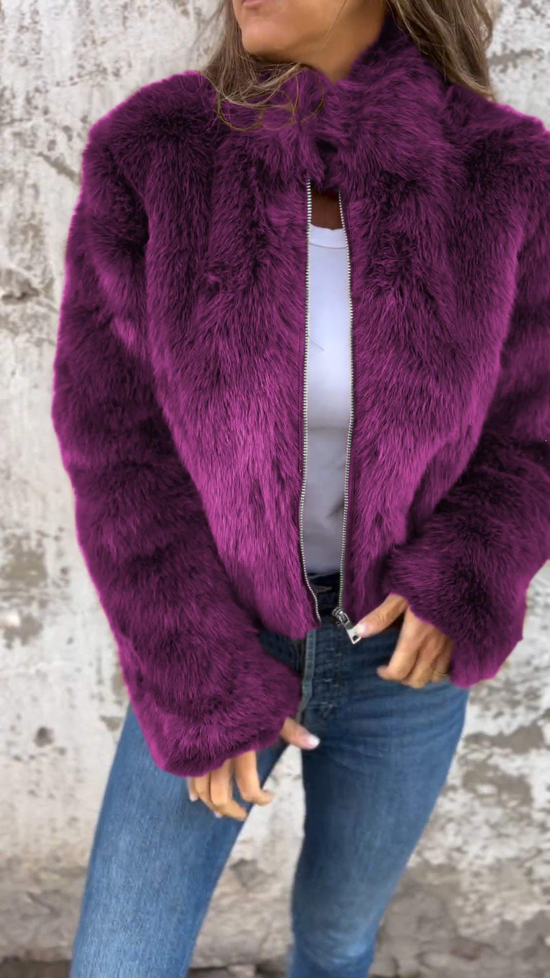Zélie – Veste en fausse fourrure avec col montant et zip