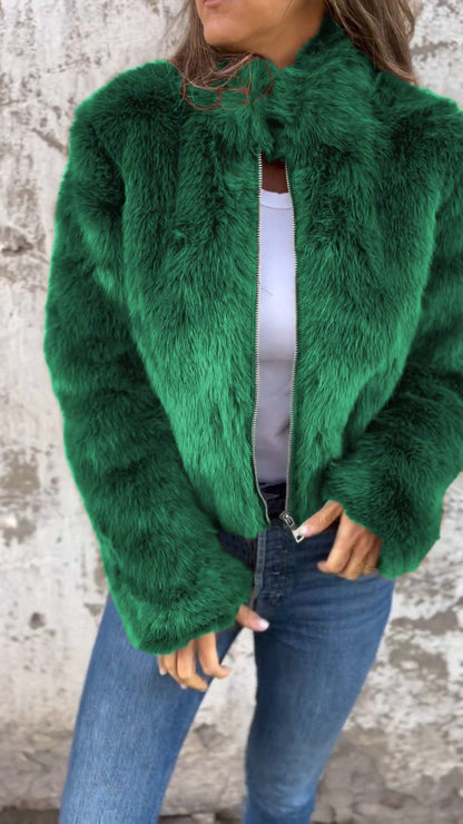 Zélie – Veste en fausse fourrure avec col montant et zip