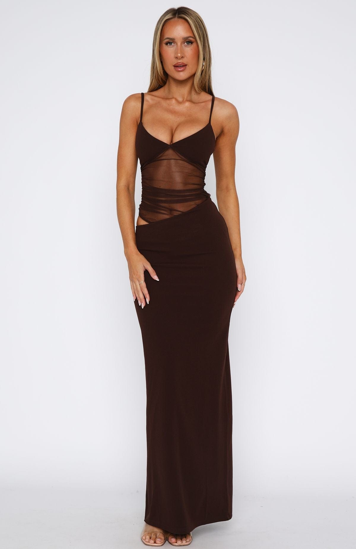 Adriana – Robe longue chic avec découpes