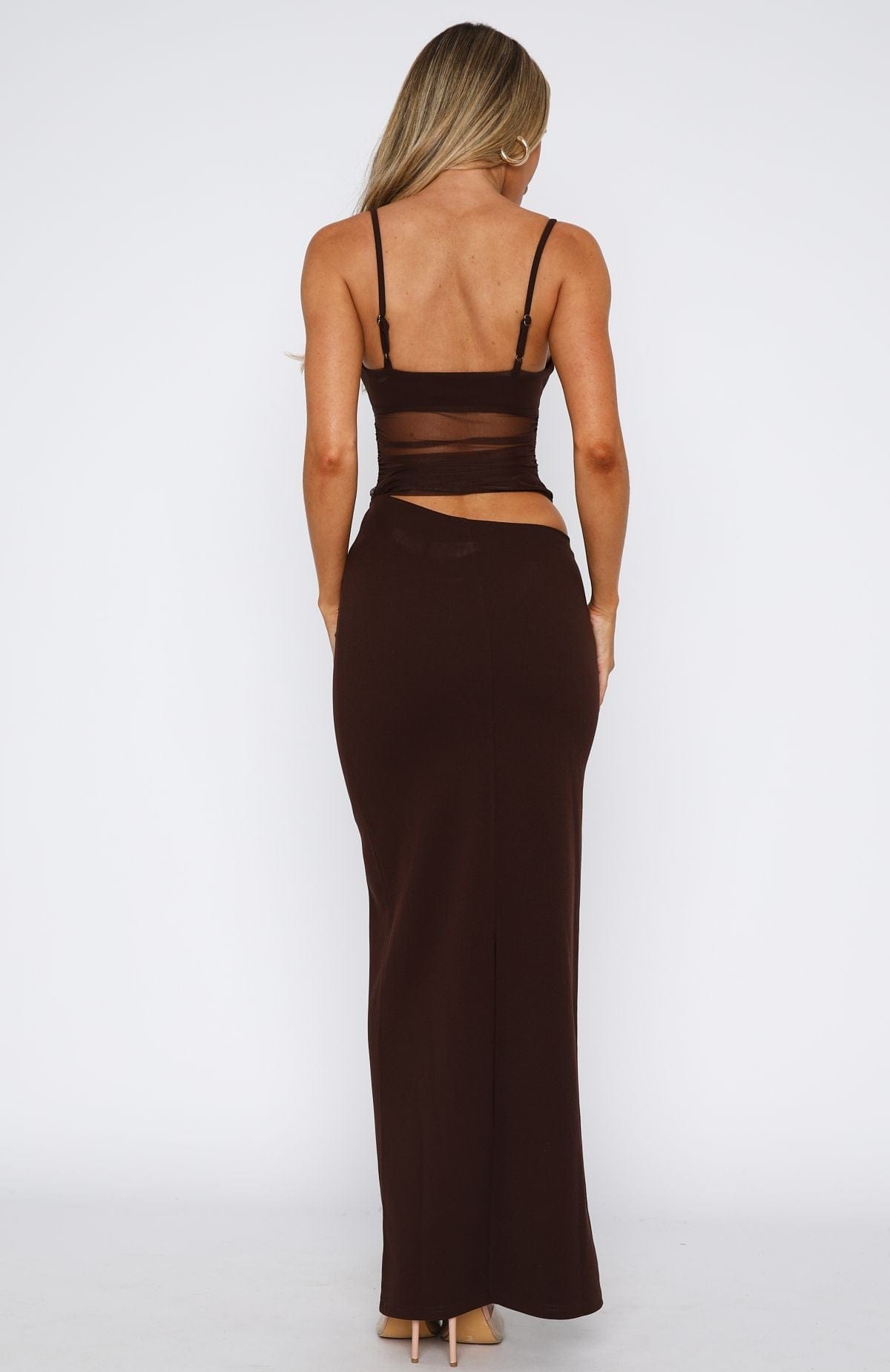 Adriana – Robe longue chic avec découpes