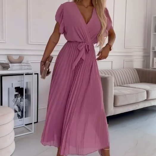 Aloïse – Robe plissée fluide avec col en V